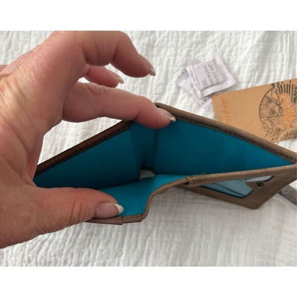 Catchfly Jaci Bifold Wallet NEW NWT - Picture 6 of 6
